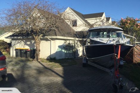 Photo of property in 8 Stormont Place, Avonhead, Christchurch, 8042