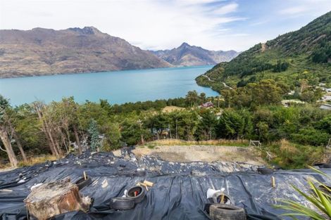 Photo of property in 38 Mackinnon Terrace, Sunshine Bay, Queenstown, 9300