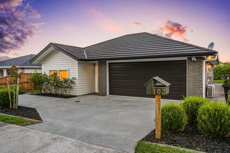 Photo of property in 103 Station Road, Kumeu, 0891