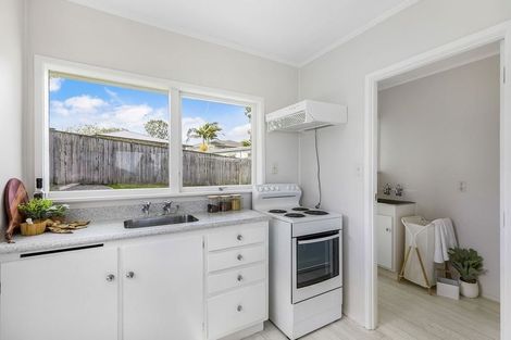 Photo of property in 1/6 Segedin Place, Glenfield, Auckland, 0629