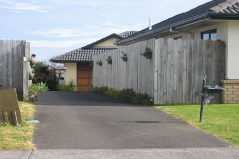 Photo of property in 6 Mohill Place, East Tamaki Heights, Auckland, 2016