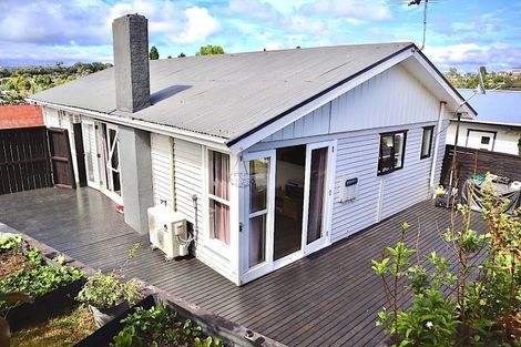 Photo of property in 109 Target Road, Totara Vale, Auckland, 0629