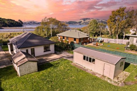 Photo of property in 89 Blanket Bay Road, Sawyers Bay, Port Chalmers, 9023