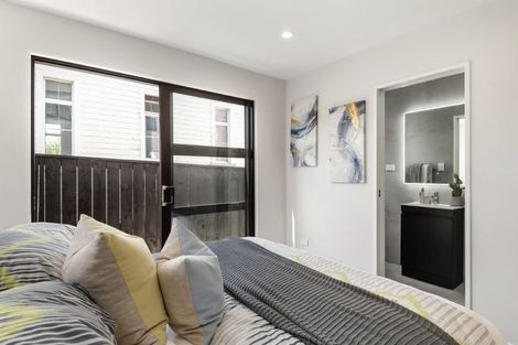 Photo of property in 2/1 Egremont Street, Belmont, Auckland, 0622
