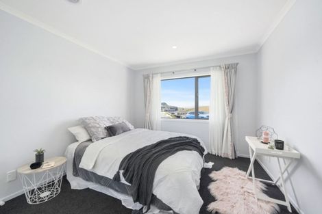 Photo of property in 15 Bickerton Rise, Churton Park, Wellington, 6037