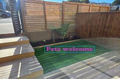 Photo of property in 105 Trias Road, Totara Vale, Auckland, 0629