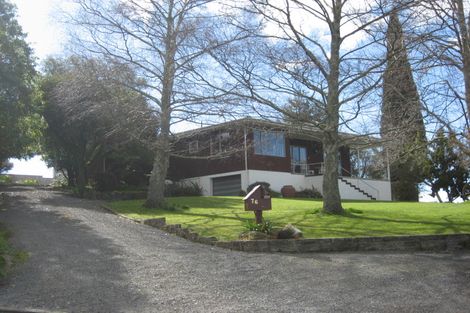 Photo of property in 76 Abbotsford Road, Waipawa, 4210