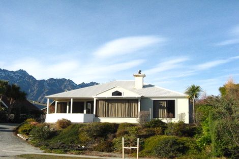 Photo of property in 27 Oregon Drive, Kelvin Heights, Queenstown, 9300