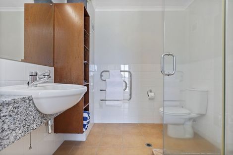 Photo of property in 409/178 Marine Parade, Mount Maunganui, 3116
