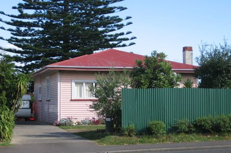 Photo of property in 3212 Great North Road, New Lynn, Auckland, 0600