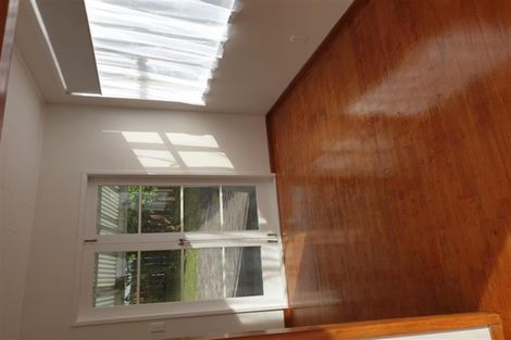 Photo of property in 15 De Thiery Place, Pakuranga Heights, Auckland, 2010