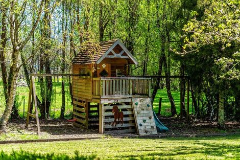 Photo of property in 52 Katherine Mansfield Drive, Whitemans Valley, Upper Hutt, 5371