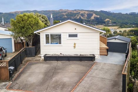 Photo of property in 8 Ash Grove, Ranui, Porirua, 5024