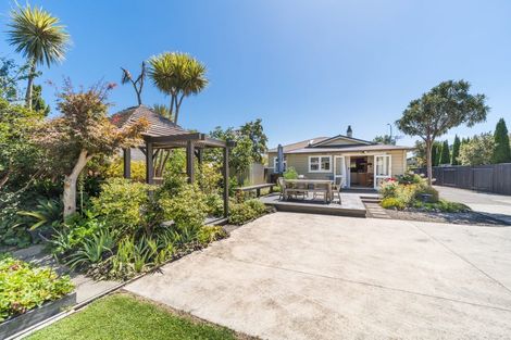 Photo of property in 360 Featherston Street, Palmerston North, 4414