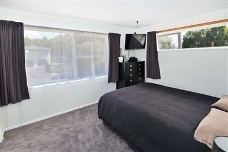 Photo of property in 17 Kathleen Street, Totara Vale, Auckland, 0627