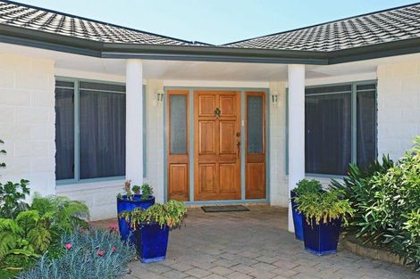 Photo of property in 28 Kensington Drive, Taradale, Napier, 4112