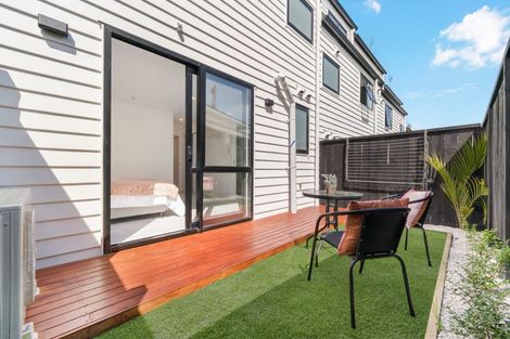 Photo of property in 2/18 Sylvan Crescent, Te Atatu South, Auckland, 0610