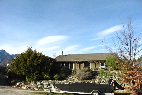 Photo of property in 25 Oregon Drive, Kelvin Heights, Queenstown, 9300
