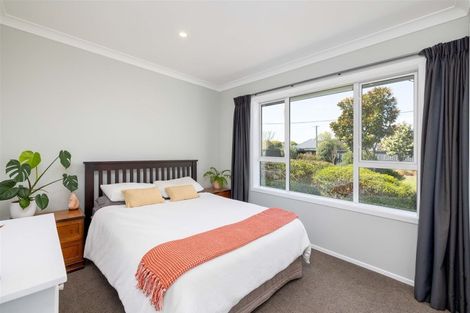 Photo of property in 215 Avonhead Road, Avonhead, Christchurch, 8042