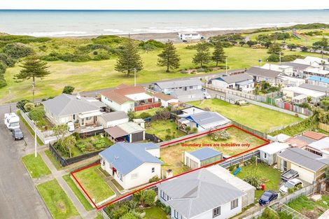 Photo of property in 1 Manuka Street, Castlecliff, Whanganui, 4501