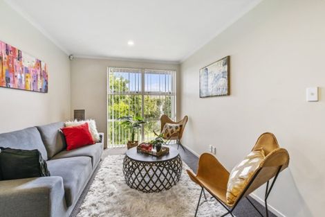 Photo of property in 16 Mcginty Street, Takanini, 2112