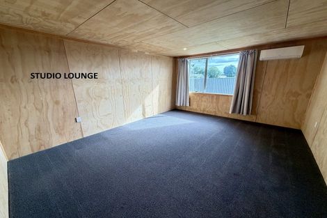 Photo of property in 9 Goldsmith Crescent, Levin, 5510