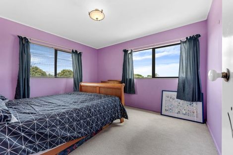 Photo of property in 10 Gunner Drive, Te Atatu Peninsula, Auckland, 0610