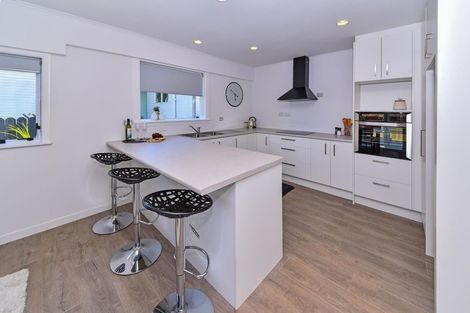 Photo of property in 37 Churchill Avenue, Manurewa, Auckland, 2102