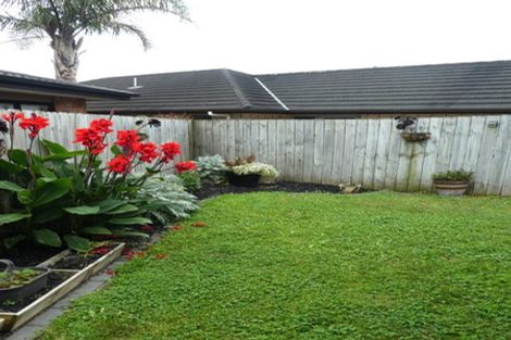 Photo of property in 11 Logan Place, Waiuku, 2123