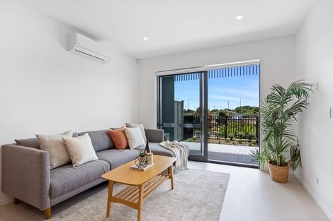 Photo of property in 4 Juniper Drive, Rosehill, 2113
