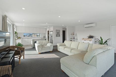 Photo of property in 76 Stationmasters Way, Prebbleton, 7604