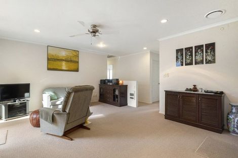 Photo of property in 17 Bundoran Way, Pinehill, Auckland, 0632