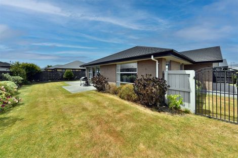 Photo of property in 8 Oakdene Place, Halswell, Christchurch, 8025