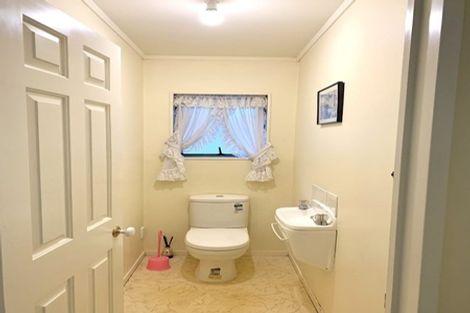 Photo of property in 5 Millstream Drive, Henderson, Auckland, 0610