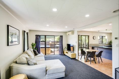 Photo of property in 17 Churchill Drive, Taradale, Napier, 4112