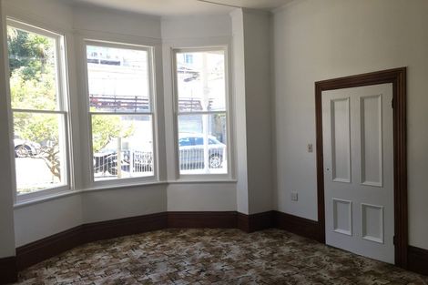 Photo of property in 19 Myrtle Crescent, Mount Cook, Wellington, 6021