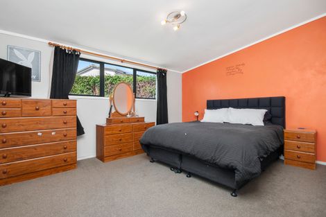 Photo of property in 106 Queen Street, Northcote Point, Auckland, 0627