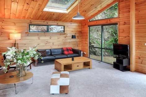 Photo of property in 409 Karaka Bay Road, Karaka Bays, Wellington, 6022