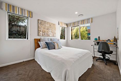 Photo of property in 52 Corricvale Way, Northcross, Auckland, 0630