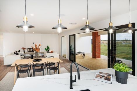 Photo of property in 11 Te Kahu Lane, Halcombe, 4779