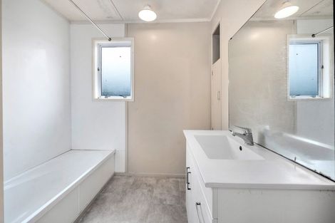 Photo of property in 17 Mcintyre Avenue, Fenton Park, Rotorua, 3010
