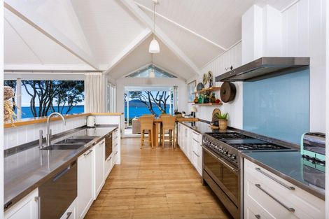 Photo of property in 24 Hamana Street, Narrow Neck, Auckland, 0622