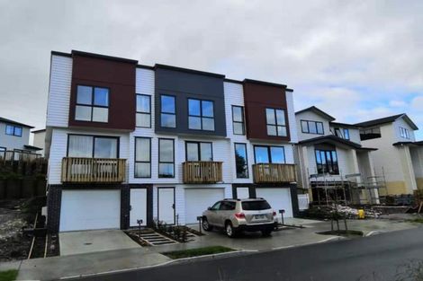 Photo of property in 27 Lawson Creek Street, Massey, Auckland, 0614