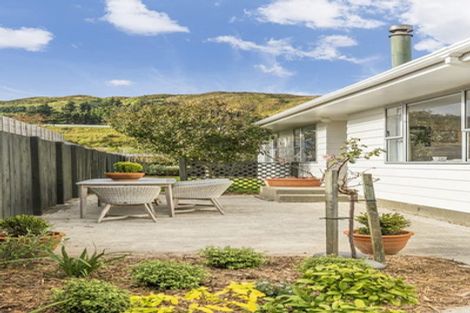 Photo of property in 30a Coates Street, Tawa, Wellington, 5028