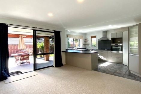 Photo of property in 2 Wouldbank Way, Welcome Bay, Tauranga, 3112