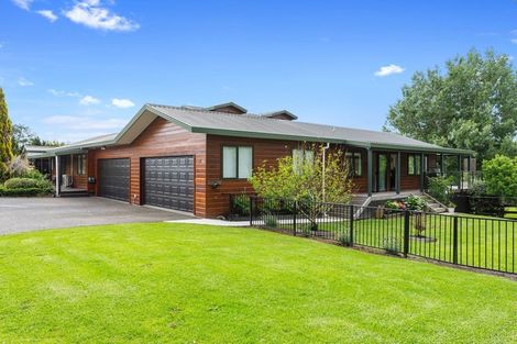 Photo of property in 78 Matija Place, Red Beach, 0932