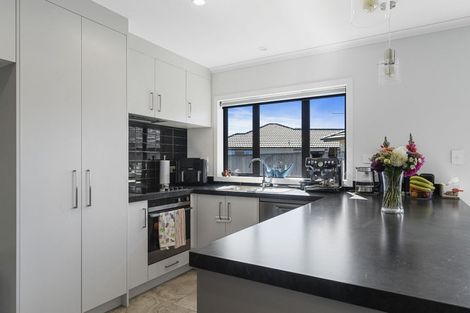 Photo of property in 6 Molesworth Street, Carterton, 5713