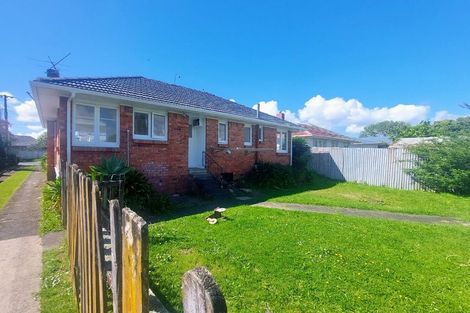 Photo of property in 9 Kirrie Avenue, Te Atatu South, Auckland, 0610
