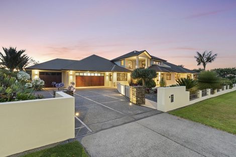 Photo of property in 14a Veale Road, Frankleigh Park, New Plymouth, 4310