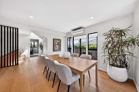 Photo of property in 2/10 Sylvan Park Avenue, Milford, Auckland, 0620
